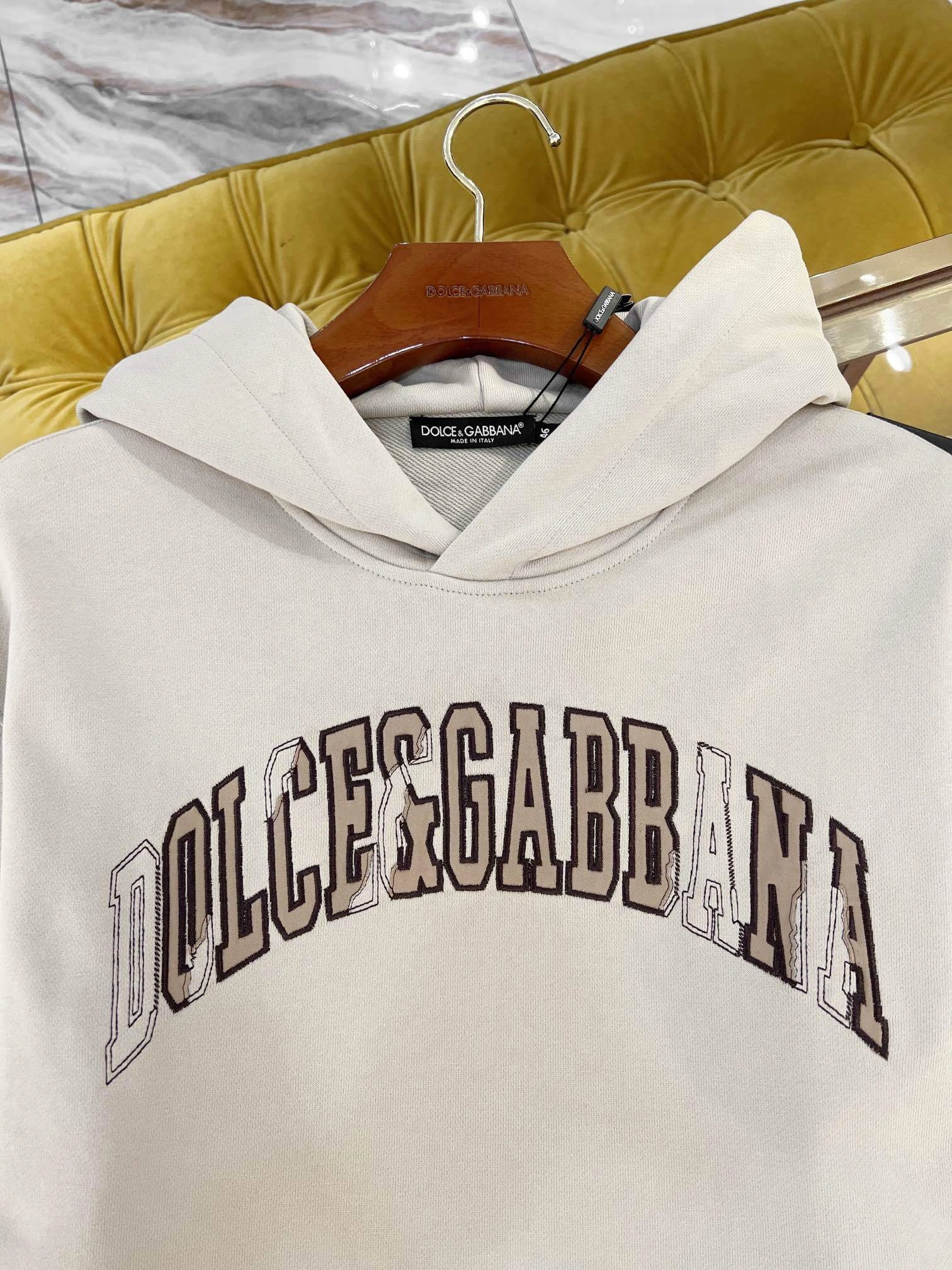wg.luxury- 4o835& embroidery logo item:D-F409J1907